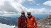 Hermann Maier und Peter Habeler beim Aufstieg auf den Olperer im Tiroler Zillertal. (Bild: ORF/Interspot Film/Christoph Prochazka)