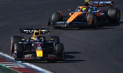 Max Verstappen (l.) und Lando Norris lieferten sich ein heißes Duell auf der Strecke.