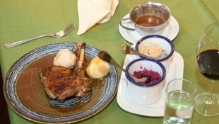 Für ein saftiges Gansl beim Hausmair greift man ordentlich ins Börserl - dafür landet Qualität ...