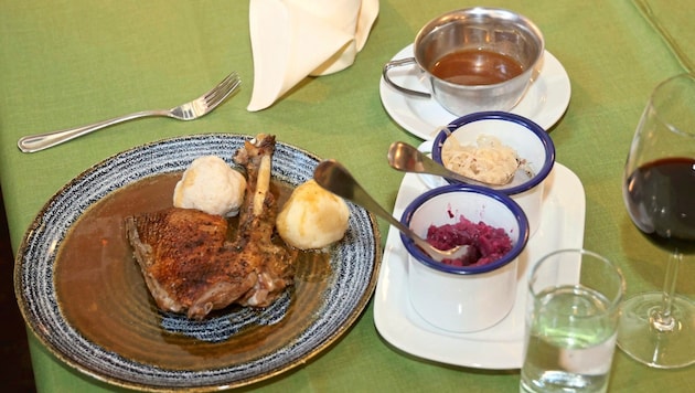 For a juicy goose at the Hausmair, you have to dig deep into your wallet - but you get quality on your plate. (Bild: Zwefo)