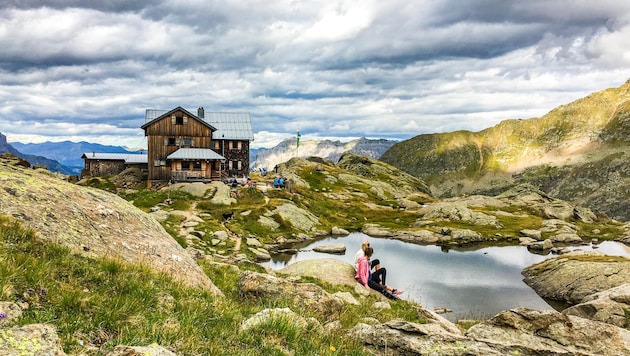 Tirol punktet unter anderem mit Bergerlebnissen wie der Bremer Hütte im Bergsteigerdorf Gschnitztal. (Bild: TVB Wipptal)