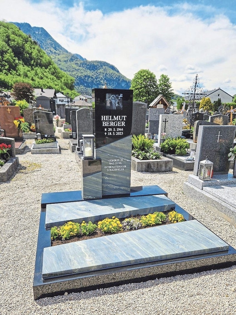 Manager Werner made sure that world star Helmut Berger was also honored by his home town of Bad Ischl and given a grave of honor. (Bild: Rokstyle)