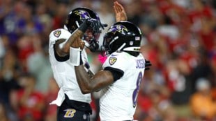 Großer Jubel bei Rashod Bateman und Lamar Jackson (Bild: AFP/APA/Getty Images via AFP/GETTY IMAGES/Mike Ehrmann)