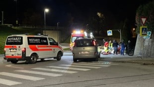 Bei dem Unfall in Kundl wurde ein 52-jähriger Rumäne verletzt. Die Polizei bittet um Hinweise. (Bild: zoom.tirol)