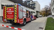 Die gesamte HTL musste bei dem Großeinsatz gesperrt werden.