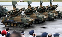 Eine Militärparade anlässlich des 76. Jahrestags der Gründung der südkoreanischen Streitkräfte ...