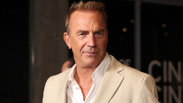 Kevin Costner is being honored "for his acting excellence, his visionary thinking and his outstanding commitment to the film industry". (Bild: APA Pool/Getty Images via AFP/GETTY IMAGES/Amy)