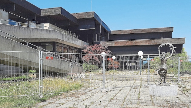 The indoor swimming pool has been closed for more than four years due to the risk of collapse (Bild: Huber Patrick/Patrick Huber)