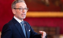 Herbert Kickl hat sich nach dem Statement von Alexander Van der Bellen via Facebook zu Wort ...