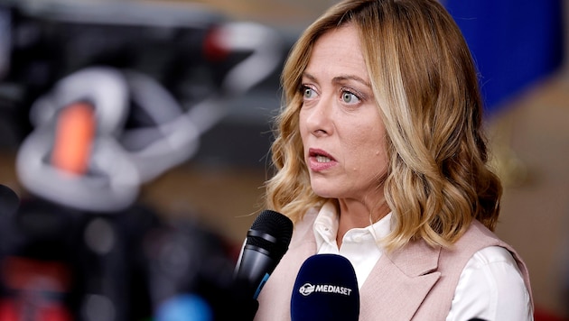 Italy's Prime Minister Meloni expressed her concern. "No constitutional state can tolerate the illegal collection of dossiers, as has been the case several times in Italy recently," she said. (Bild: APA/AP)