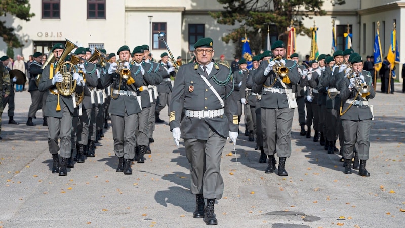 Feierliche Kommandoübergabe in der Hesserkaserne in St. Pölten. (Bild: Molnar Attila/Attila Molnar)