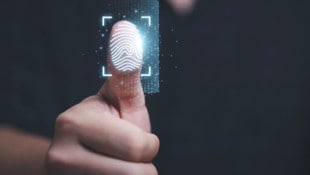 Das neue Einreisesystem soll mit biometrischen Daten wie dem Fingerabdruck arbeiten (Symbolbild). (Bild: Dilok - stock.adobe.com)