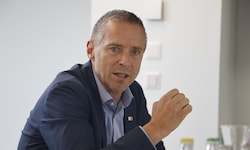 Arbeiterkammer-Präsident Peter Eder hat zunächst abgewunken. Dennoch hat er innerhalb der SPÖ ...