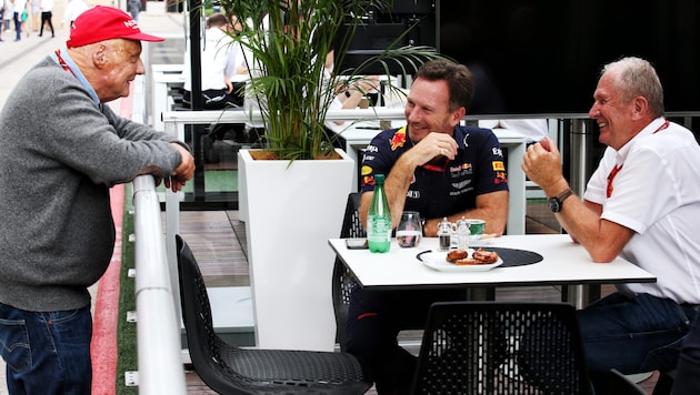 Red-Bull-Teamchef Christian Horner (mi.) erinnert an einen Appell von Niki Lauda (li.). (Bild: GEPA/GEPA pictures)