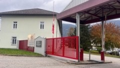 Im Wachzimmer der Türk-Kaserne in Spittal an der Drau wurde Rekrut Mustafa P. von einer Kugel aus der Dienstwaffe eines Kollegen getötet. (Bild: Elisa Aschbacher)