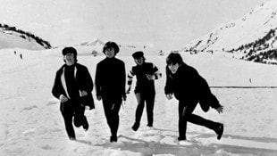 Vier Pilzköpfe in der österreichischen Schnee-Idylle: Im März 1965 kamen die Beatles für die Dreharbeiten zum Kinofilm „Help!“ nach Obertauern.  (Bild: picturedesk.com/Pop / TopFoto / picturedesk.com)