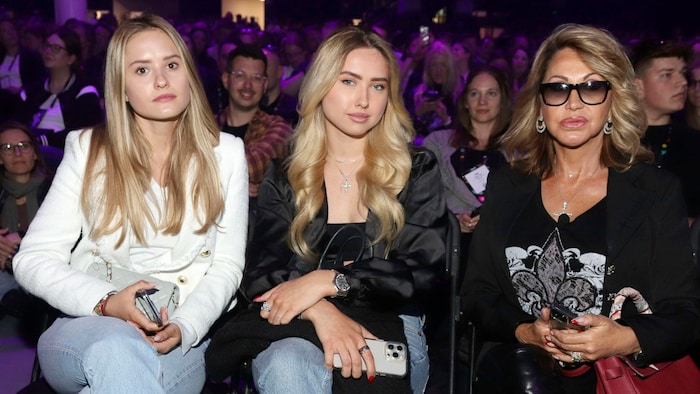 Carmen Geiss with her daughters Davina (left) and Shania (center)