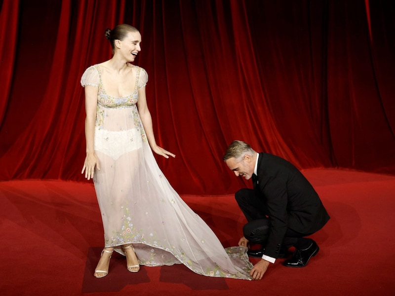 Rooney Mara and Joaquin Phoenix (Bild: APA Pool/Getty Images via AFP/GETTY IMAGES/Emma McIntyre)