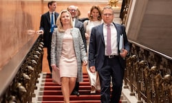 Noch bevor eine künftige Regierung gefunden wird, positionieren sich die Parlamentsparteien mit ...
