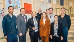 Tarun Kade, Matthias Stadler, Johanna Mikl-Leitner, Thomas Pulle, Mona Jas, Marie Rötzer, Andreas Fränzl, Martha Keil und Paul Gessl zogen Bilanz zum Kulturjahr 2024 (Bild: NÖKU)