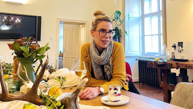 Her "SchlossStudio" at Schloss Ebenthal is the ideal place for the culinary artist to put her creative ideas into practice. (Bild: Andi Leisser, Krone KREATIV)