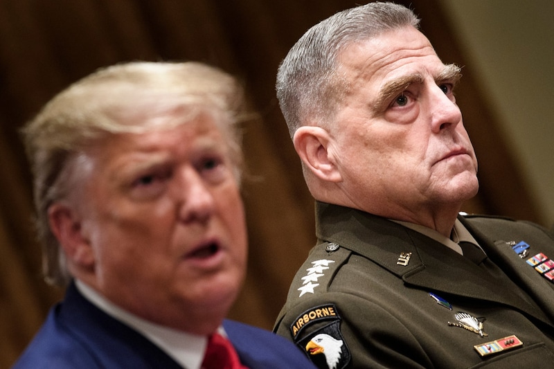 Der pensionierte US-General Mark Milley weiß, wie Trump hinter verschlossenen Türen spricht. (Bild: AFP/Brendan Smialowski)