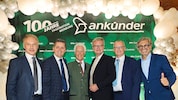 In Feierlaune: „Krone“-Geschäftsführer G. Valeskini, B. Schönegger (Ankünder), Jean-Francois ...