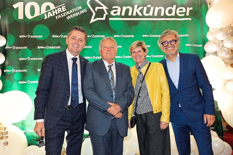 The Ankünder managing directors with Holding Graz CEO Wolfgang Malik and trade fair boss Barbara Muhr. (Bild: Jauschowetz Christian)