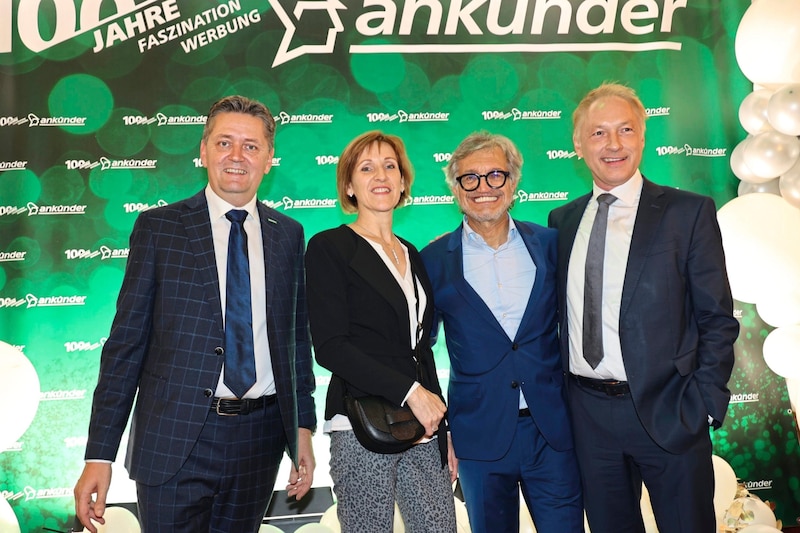 "Steirerkrone" Marketing Director Gertrude Gigler with Ankünder Managing Directors Bernd Schönegger and Dieter Weber and "Krone" Managing Director Gerhard Valeskini. (Bild: Jauschowetz Christian)