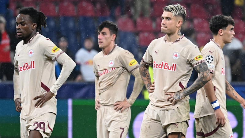 Frust bei Salzburg nach dem 0:2 gegen Zagreb (Bild: APA/BARBARA GINDL)