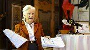 Rasmushof-Wirtin Signe Reisch präsentiert die Petition