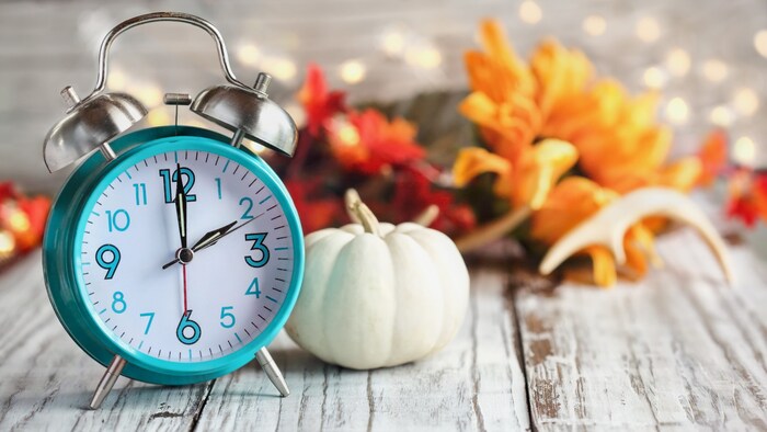 In the night from October 26 to 27, the clocks will be set back one hour to standard time.