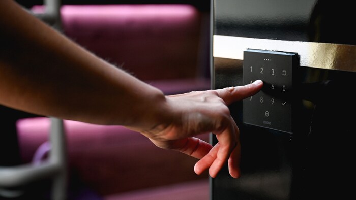 Automation is part of it: Doors open thanks to a code.