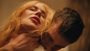 Im Film „Babygirl“ geht es heiß her. So heiß, dass Nicole Kidman während des Drehs der Sexszenen fast ein Burn-out wegen der vielen Fake-Orgasmen erlitten hat. (Bild: picturedesk.com/Courtesy Everett Collection / Everett Collection)