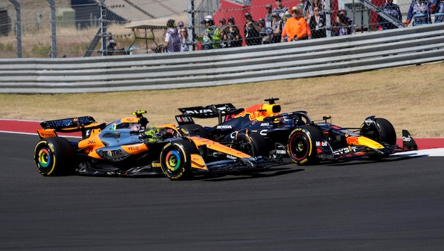 Lando Norris (l.) and Max Verstappen (Bild: AP ( via APA) Austria Presse Agentur/ASSOCIATED PRESS)