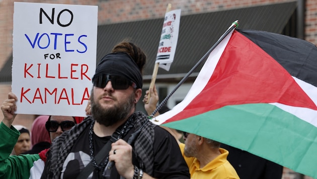 Americans of Arab descent are turning their backs on Kamala Harris. (Bild: AFP/JEFF KOWALSKY)