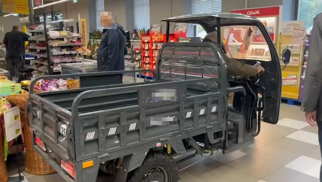 On Wednesday, the man from Burgenland used an e-vehicle not only to go shopping, but also to enter the store. (Bild: Leserreporter)