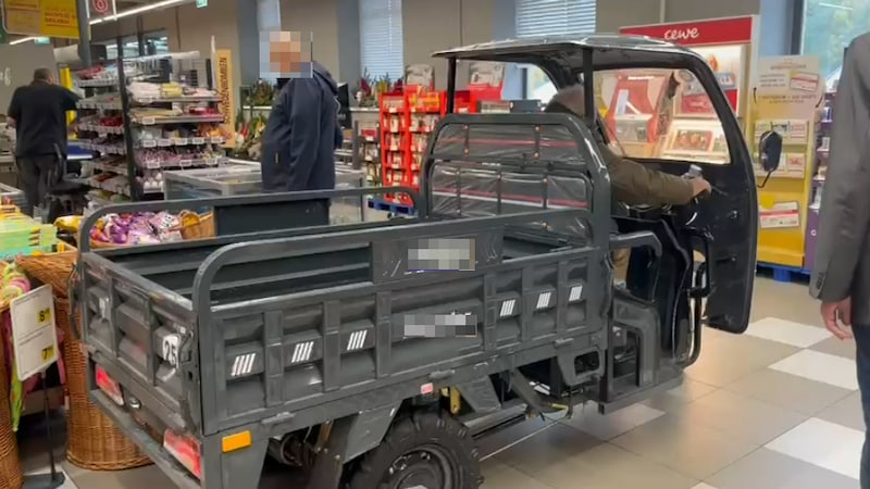 On Wednesday, the man from Burgenland had not only used an e-vehicle to go shopping, but also to enter the store. (Bild: Leserreporter)