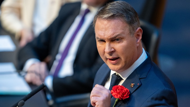 Andreas Babler for the first time in his function as a member of parliament before the National Council. (Bild: APA/GEORG HOCHMUTH)