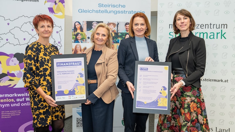 Financial tips for girls and women: Ulrike Bierent, Gabi Lechner, Simone Schmiedtbauer and Ariane Pfleger (from left) (Bild: LandSteiermark/Binder)