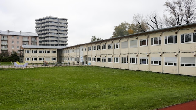 The container village is history for HAK 1 after two years (Bild: Tschepp Markus)