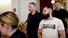 Der Angeklagte im Wiener Landesgericht am ersten Verhandlungstag.