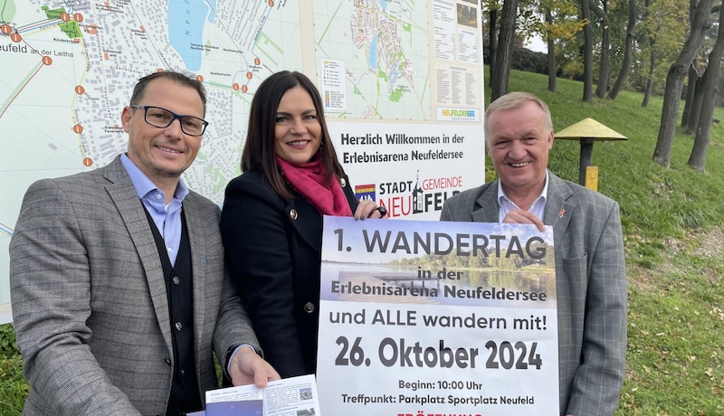 Freuen sich auf viele Besucher in der Erlebnisarena Neufeldersee. Berend Tusch, Tourismusbeirat Neufeld, Landeshauptmann-Stellvertreterin Astrid Eisenkopf und Bürgermeister Michael Lampel.  (Bild: Erlebnisarena Neufeld)