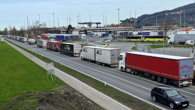 Das Verkehrsaufkommen rund um den Güterbahnhof ist bereits jetzt enorm – und dürfte noch zunehmen. (Bild: Sonja Schlingensiepen)