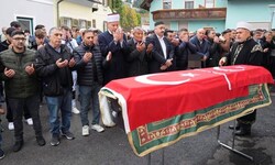 Mehr als 100 Trauernde verabschiedeten sich in Spittal an der Drau vom Verstorbenen.
