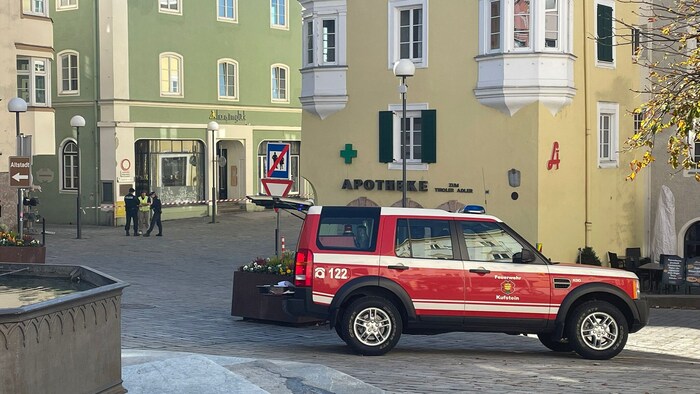 After two hours, the emergency services were able to leave again. 