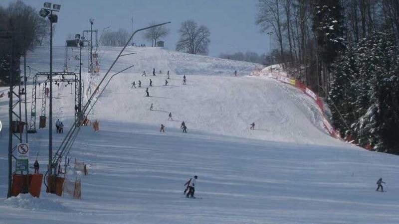 Am Gromberg im Attergau wird es das Pistenvergnügen auch im kommenden Winter geben. (Bild: Ferienregion Attersee)