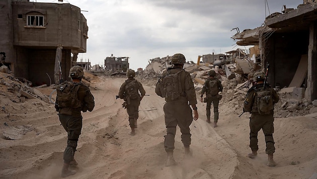 Israeli soldiers in Rafah in the southern Gaza Strip (Bild: APA/AFP/Israeli Army)