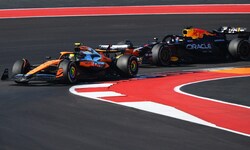 Lando Norris (l.) und Max Verstappen (r.) lieferten sich einen harten Zweikampf.
