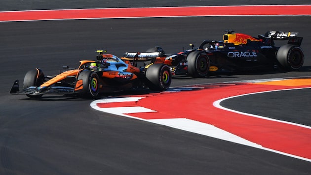 Lando Norris (l.) and Max Verstappen (r.) had a tough duel. (Bild: AFP/APA/Getty Images via AFP/GETTY IMAGES/Mark Sutton)